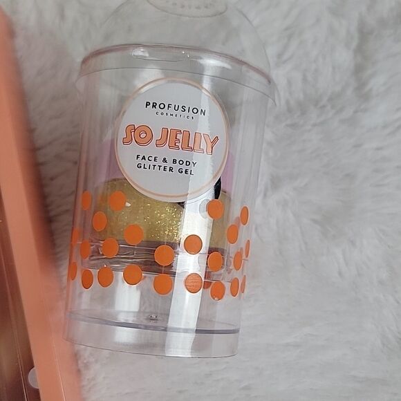 PROFUSION COSMETICS 5 Piece Set‎ - Picture 4 of 6